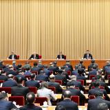 发展社区支持的居家养老，扩大普惠养老服务